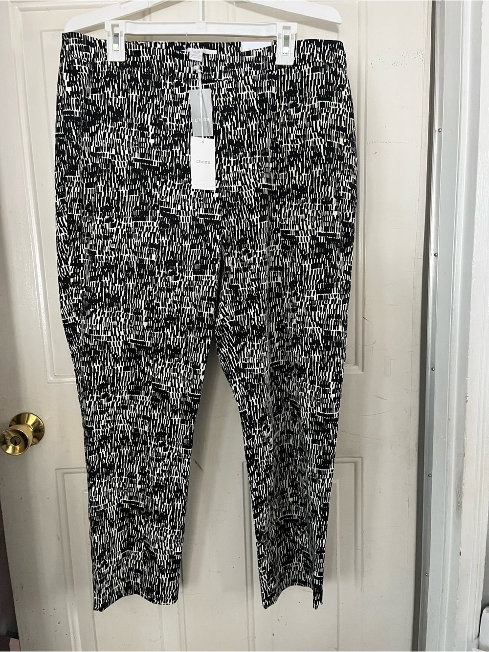 Chico's Black and White Cropped Ankle Pants